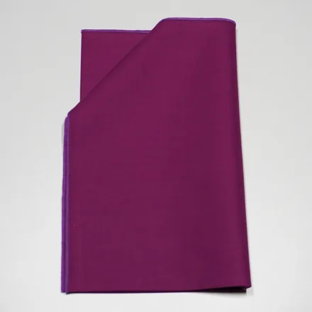 Foulard 02 · Rouge froid sombre doux, plié