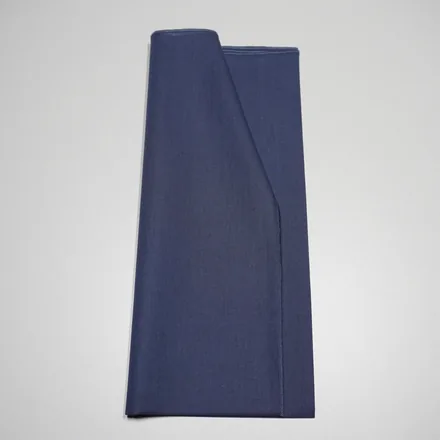 Foulard 06 · Bleu froid sombre doux, plié