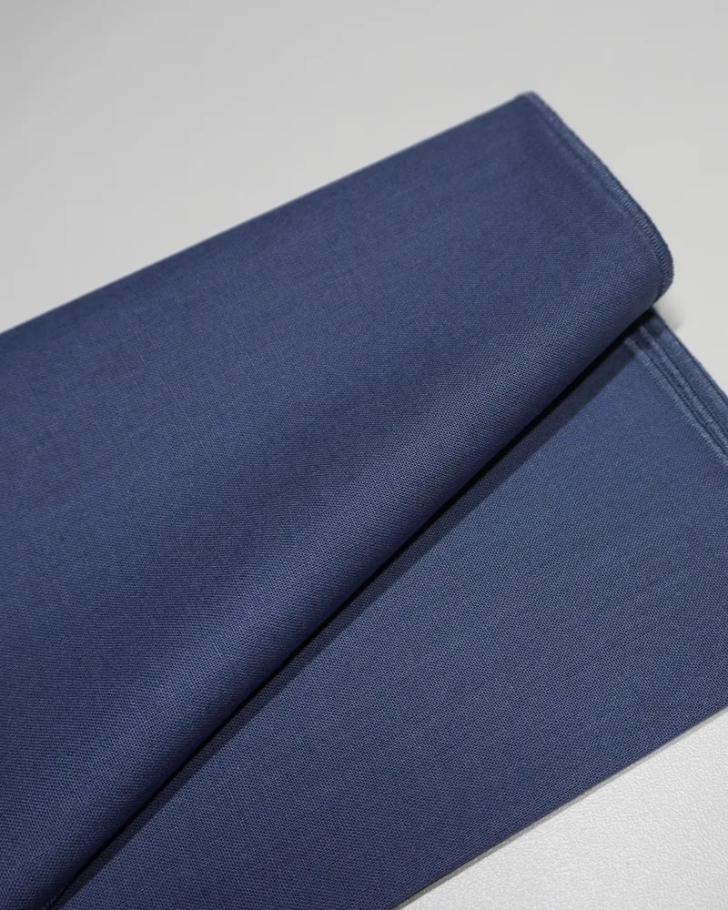 Foulard 06 · Bleu froid sombre doux, drapé