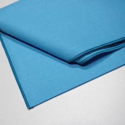 Foulard 07 · Bleu froid clair vif, drapé