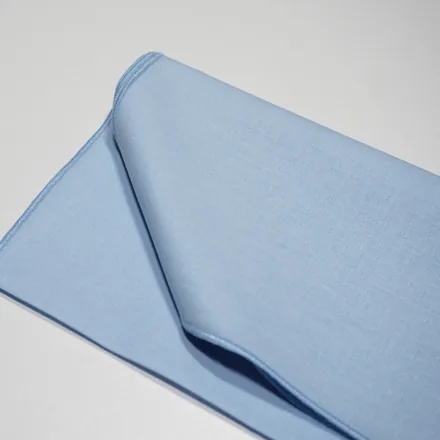 Foulard 08 · Bleu froid clair doux, drapé