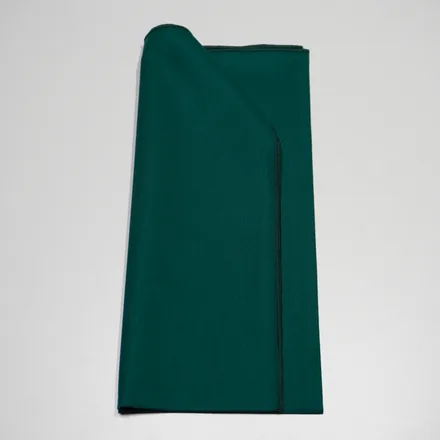 Foulard 09 · Vert froid sombre vif, plié