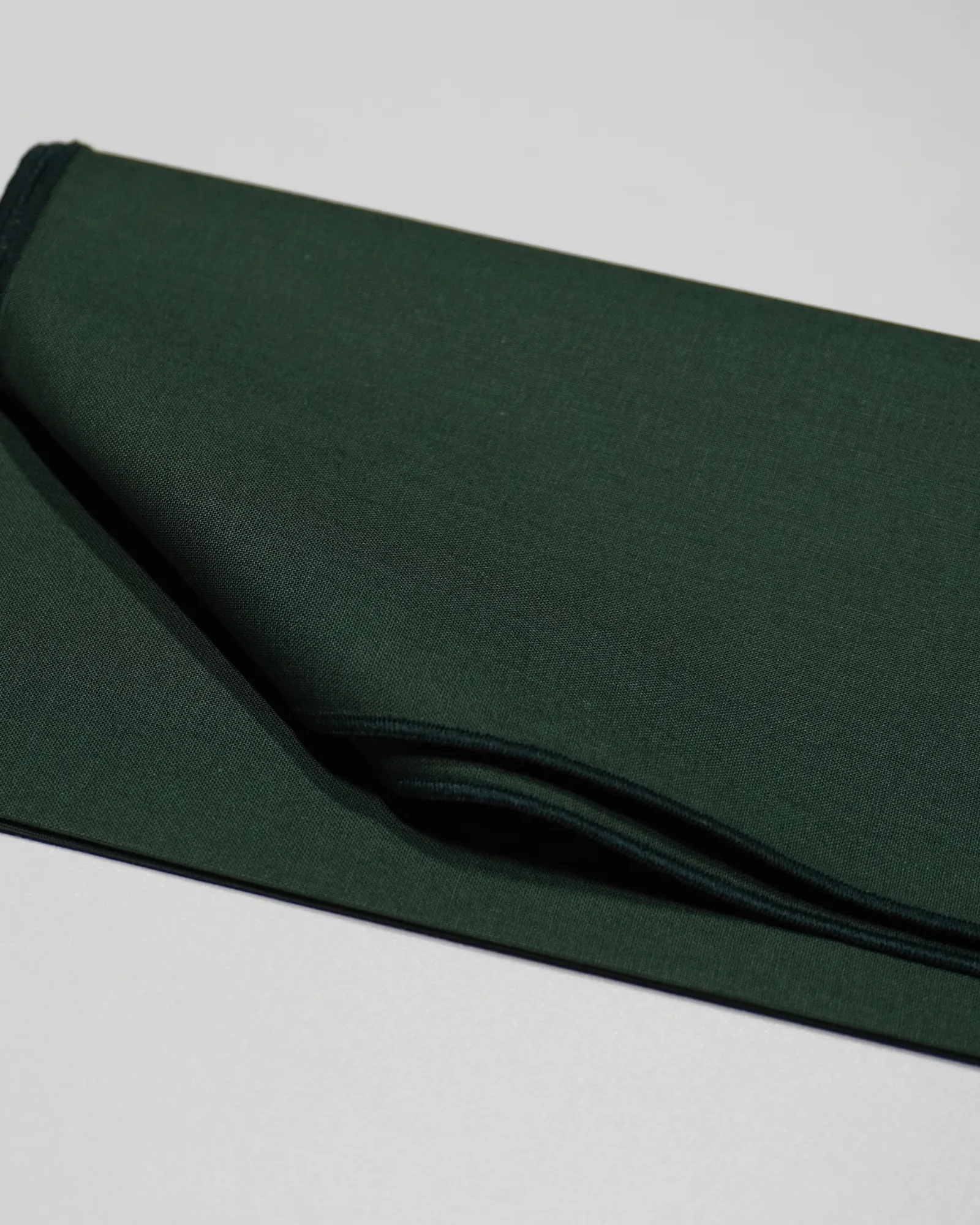 Foulard 10 · Vert froid sombre doux, drapé
