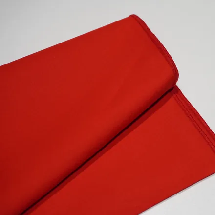 Foulard 13 · Rouge chaud sombre vif, drapé