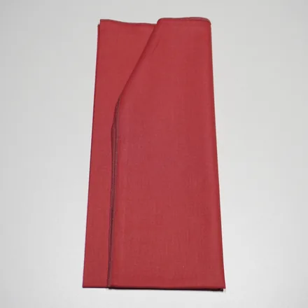 Foulard 14 · Rouge chaud sombre doux, plié