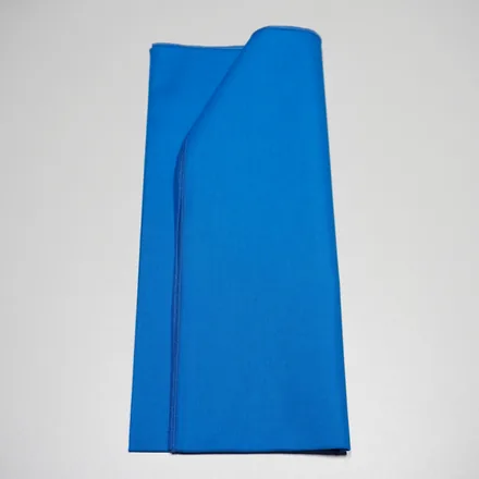 Foulard 17 · Bleu chaud sombre vif, plié