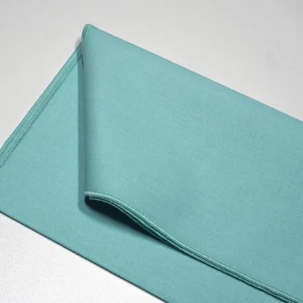 Foulard 20 · Bleu chaud clair doux, drapé