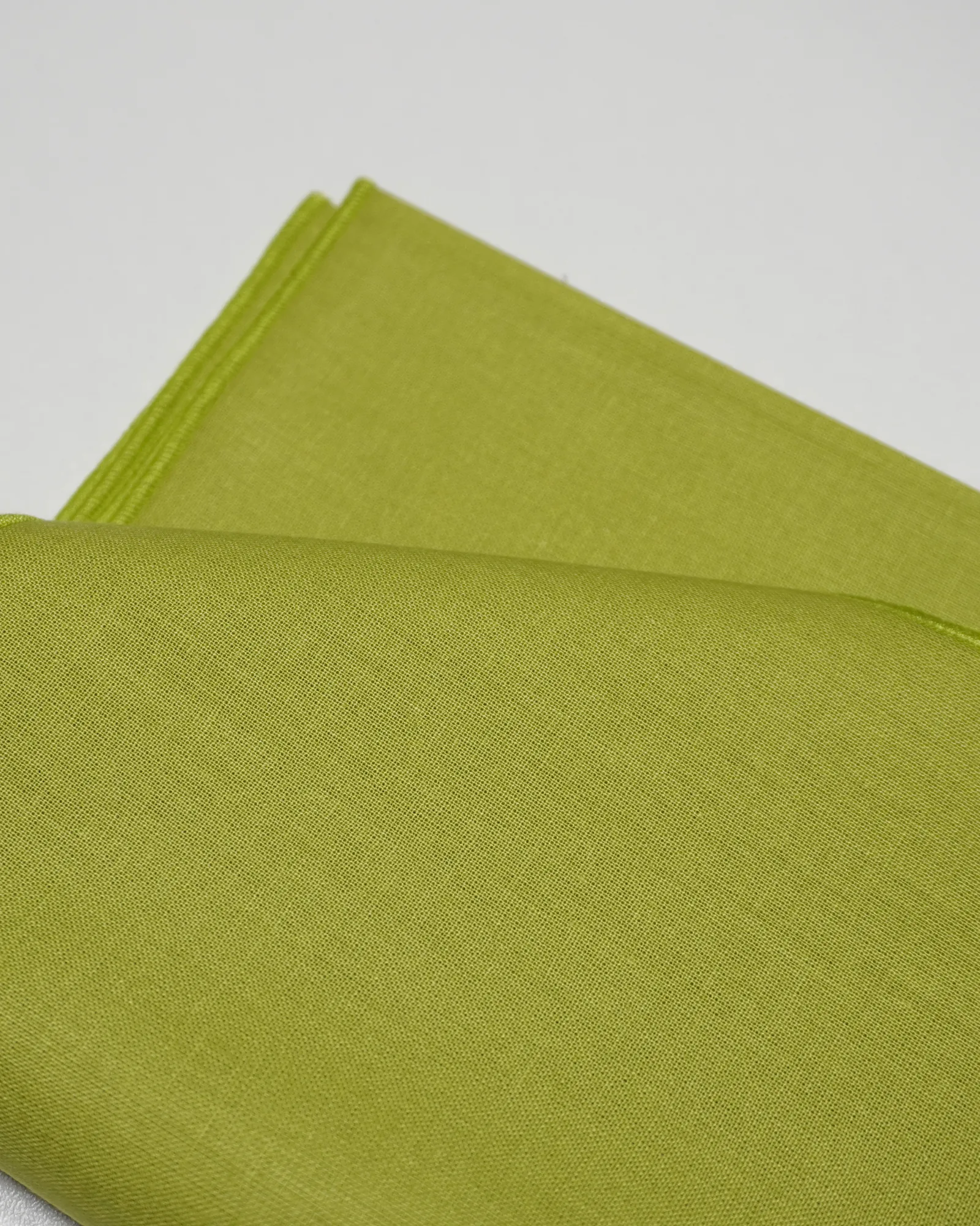 Foulard 23 · Vert chaud clair vif, drapé