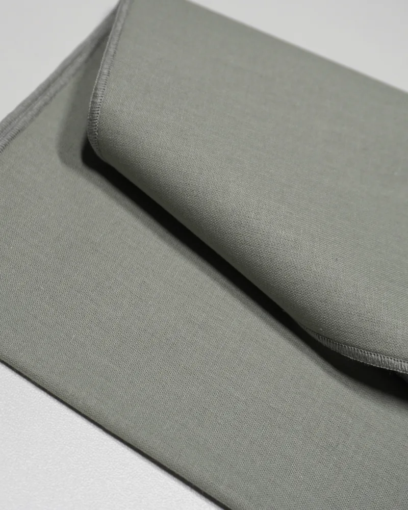 Foulard 24 · Vert chaud clair doux, drapé